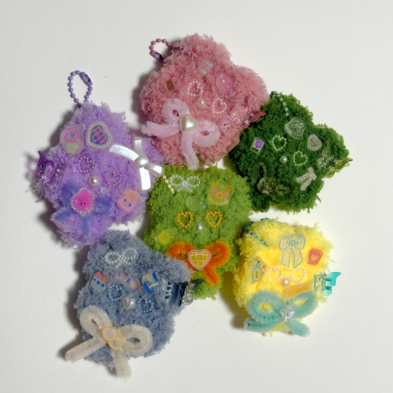 

Брелок-брелок с рисунком четырехлистника abstract