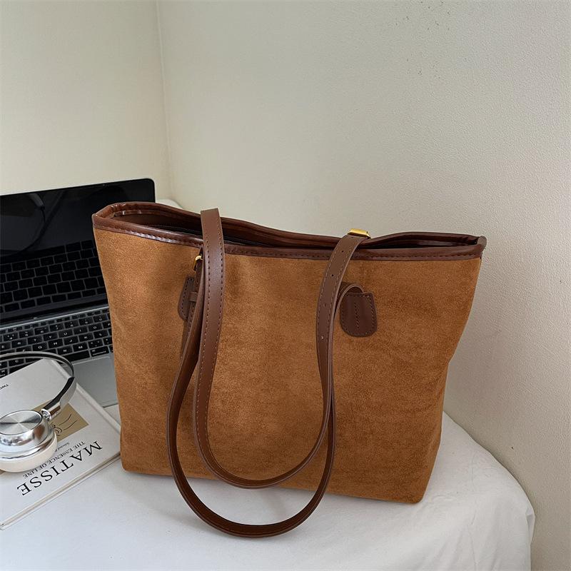 Retro Large-capacity Bag Women's Autumn and Winter New Fashion Tote Bag High-end Large-capacity Commuter Bag