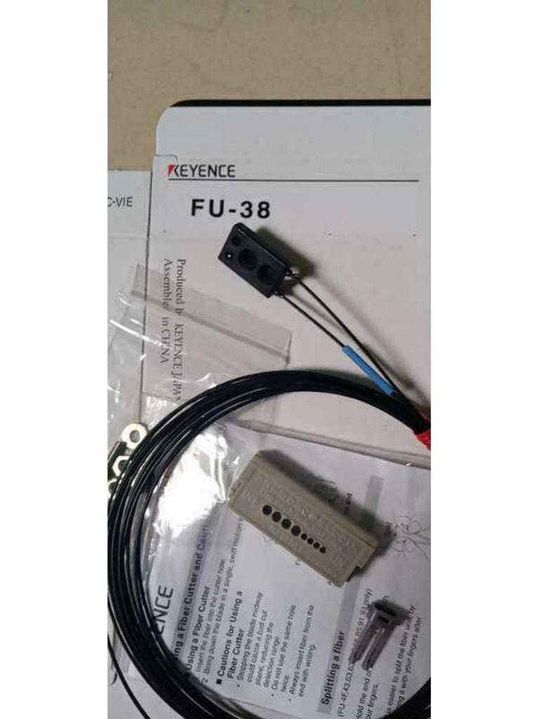 New KEYENCE FU-38 FU-38V Fiber Optic Sensor with 2-Year Warranty