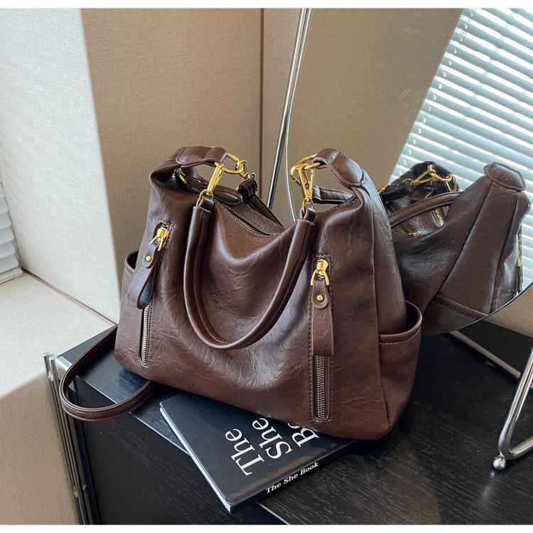 Ielgy Large Capacity Ladies Retro Shoulder Bag Fashion Cross-body Commuter Bag