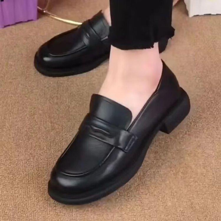 British style low-heeled small leather shoes women's spring 2024 new fashion versatile one-pedal square heel round head women's board shoes