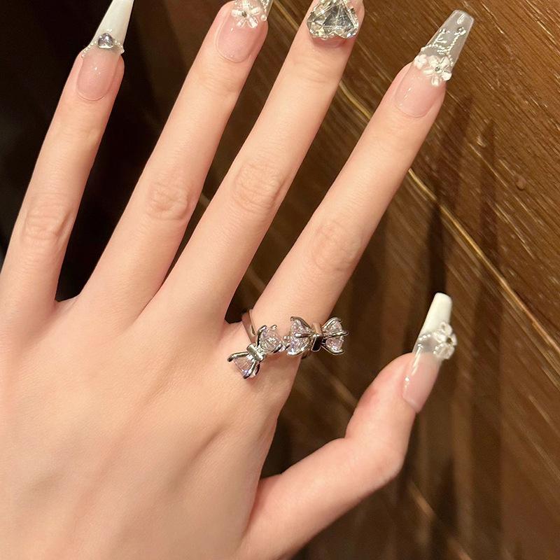 

Кольцо-бантик женское легкое роскошное темпераментное цирконовое открывающееся регулируемое кольцо