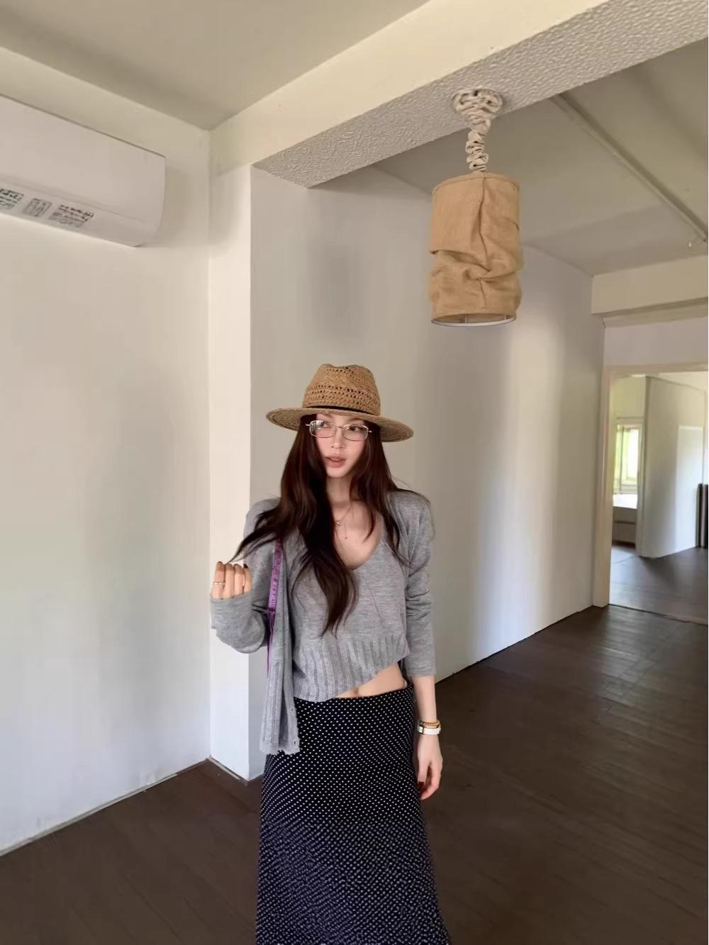 

Available: 2026 Korean Retro V-neck Camisole & Lightweight Cardigan Set S