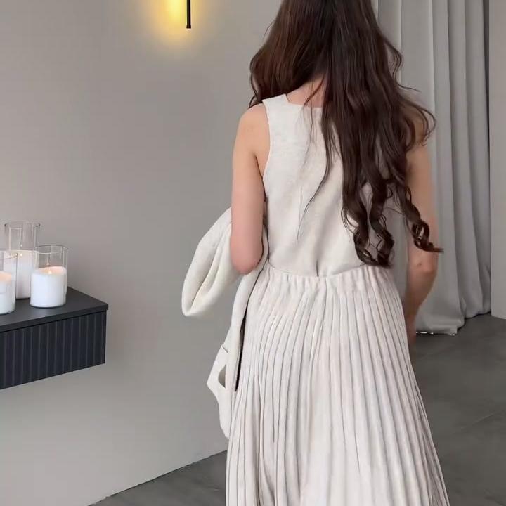 2025 Autumn/Winter Casual Solid Color Round Neck Loose Sweater & Skirt Set