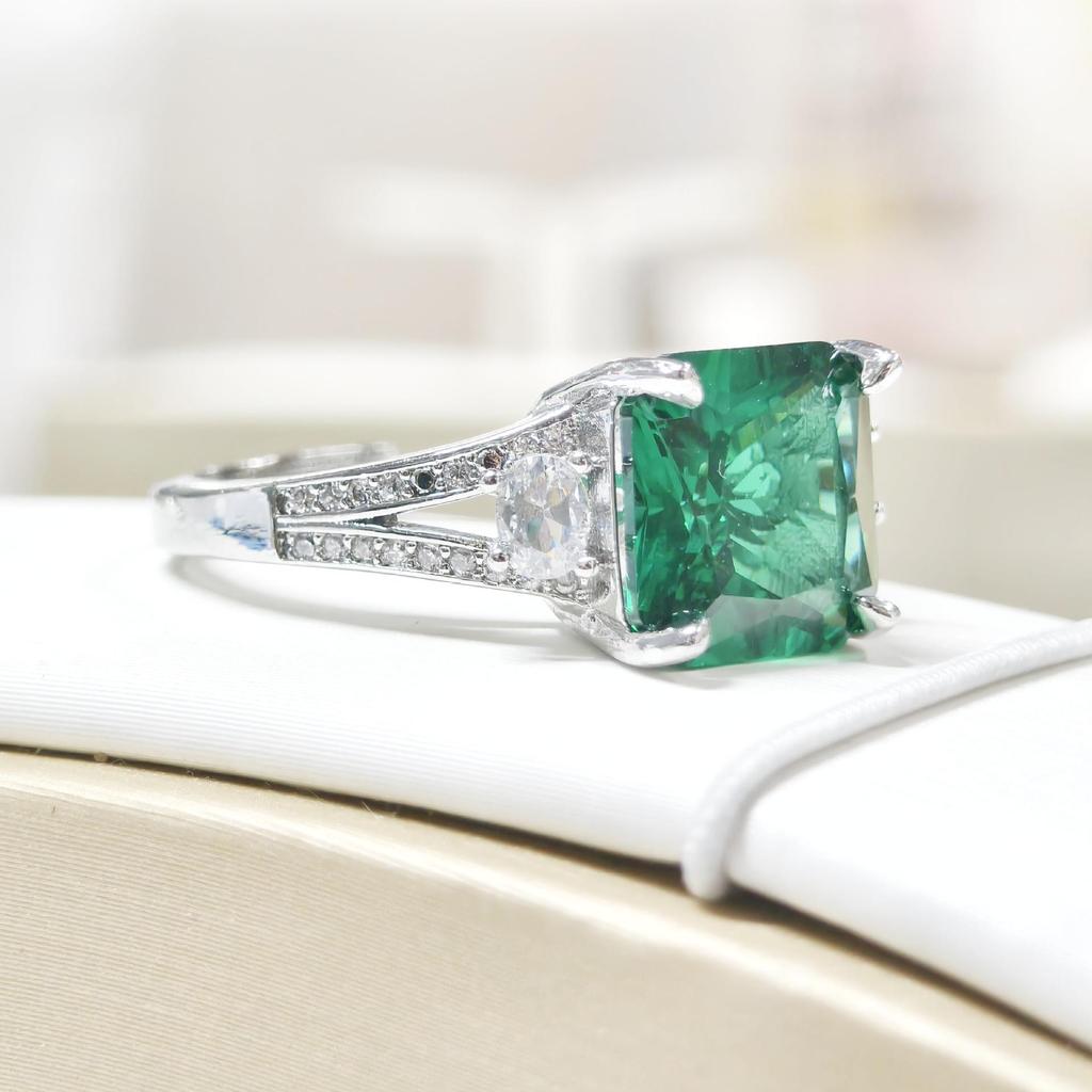 Gesi En Jewelry: European & American Style Gem-Inlaid Open Square Ring for Women