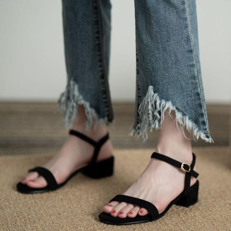 One-word sandals women's summer 2025 new women's shoes thick heel outer wear sandals comfortable and versatile