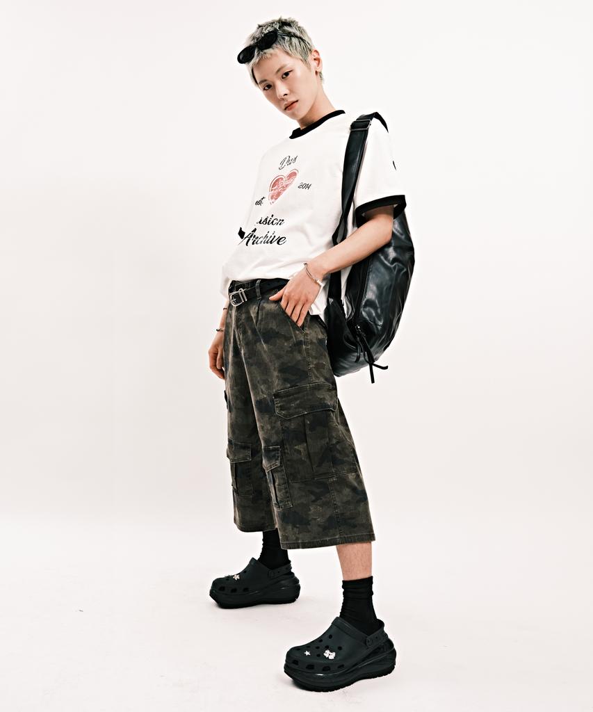 Dideobeulyueseui Cargo Pocket Camo Bermuda Pants