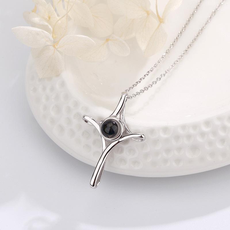 Simple Cross Necklace for Women's Fashion Light Luxury Projection Necklace