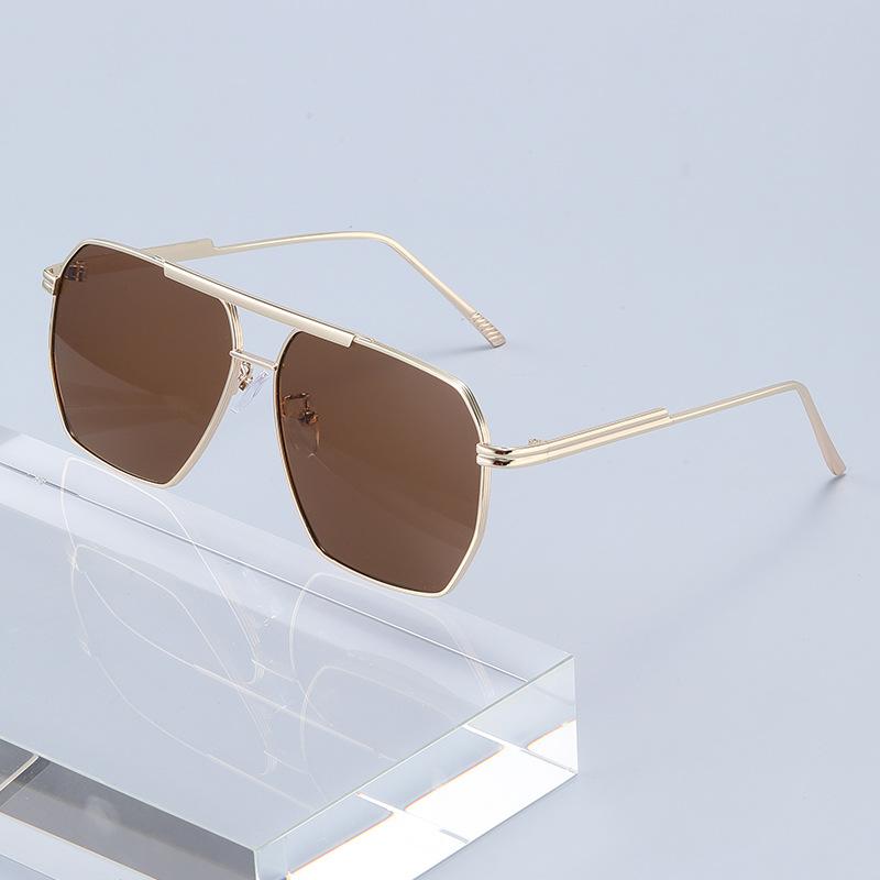 New Fashion Metal Sunglasses New Double-Bridge Retro Eyewear Minimalist Oversized Frames Unisex Classic Driving Shades