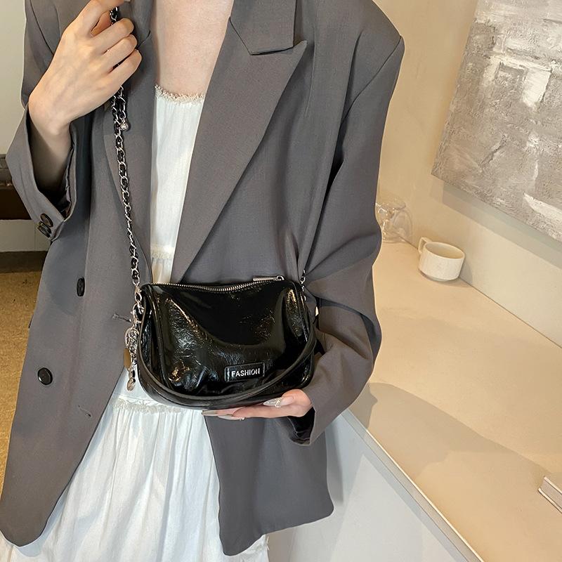 Portable Small Square Bag Women's New Fashionable Versatile Solid Color Shoulder Messenger Bag
