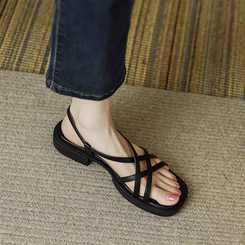 Retro Roman shoes medium heel thin belt summer new British style cross belt thick heel outer sandals