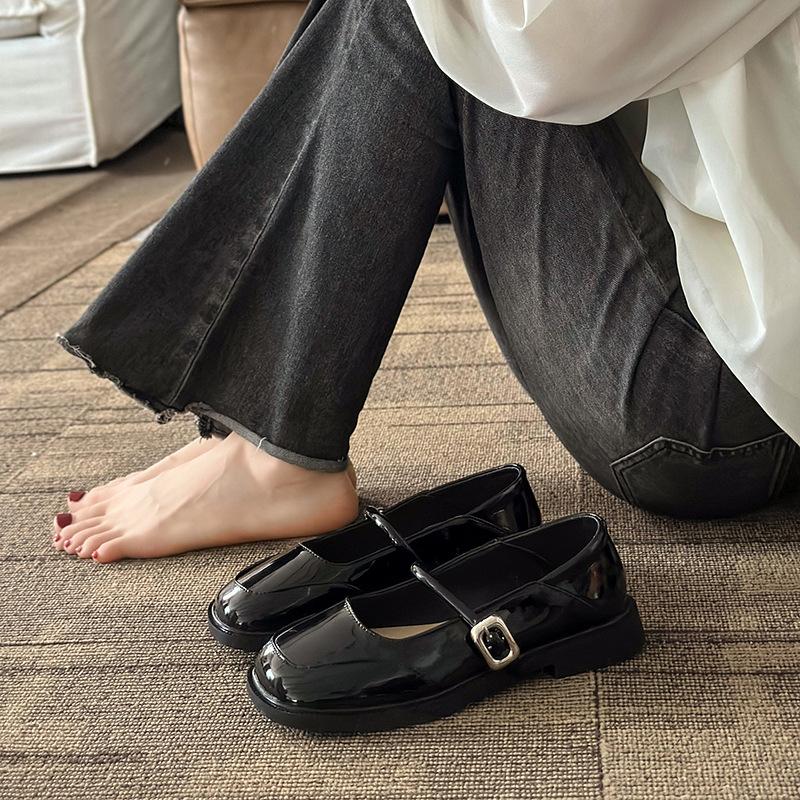 

Мода 2024 Новые женские балетки с круглым носком, ретро лоферы Мэри Джейн, женские повседневные осенние модные женские туфли-лодочки 35 чёрный