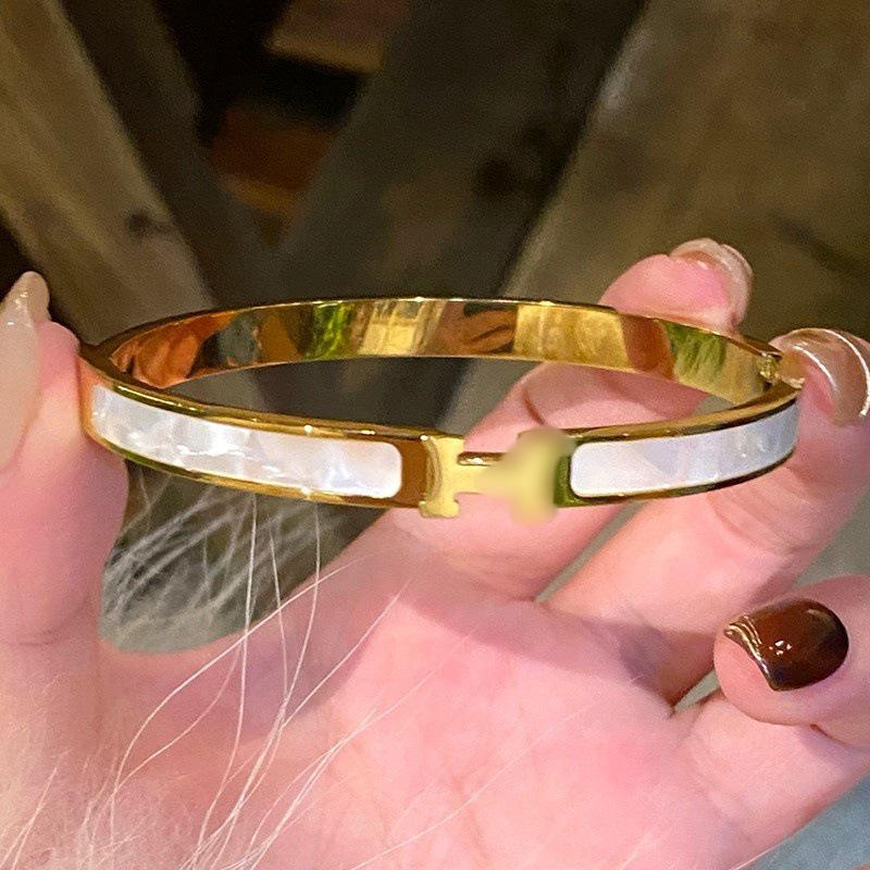 Hot-Selling Titanium Steel Luxury Bracelet Collection: Versatile Design