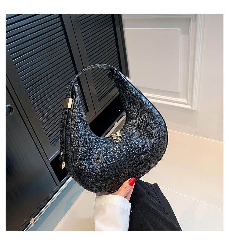 

Повседневная сумка через плечо, сумка через подмышку, нишевая трендовая сумка-полумесяц 2024 года, осень, новая мода, простая сумка для женщин чёрный