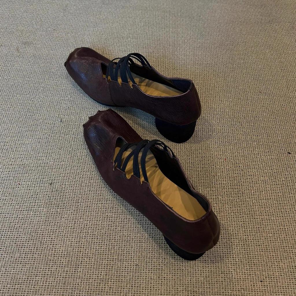 Spot Second Hair! Retro Niche Cross-strap Single Shoes Pleated Leather Square Head Pig Nose Shallow Mouth Ballet Shoes