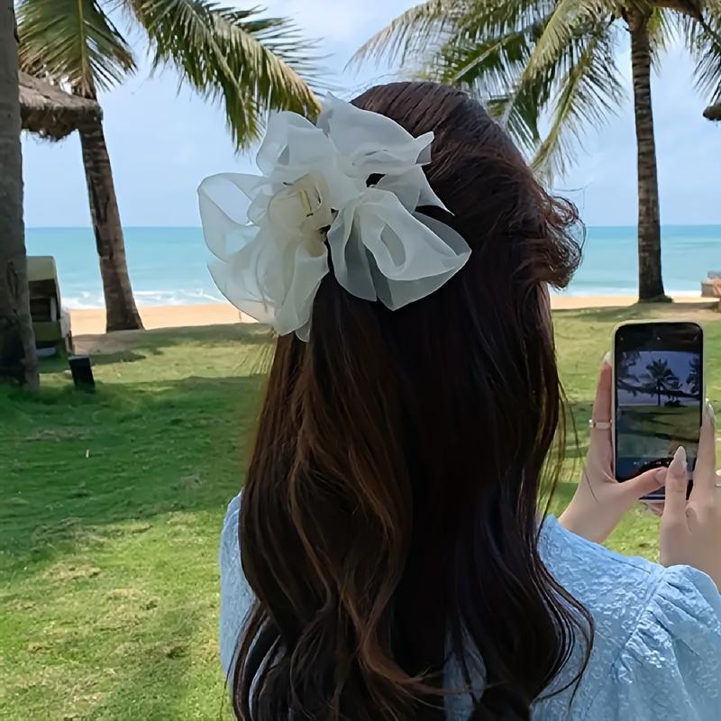 Elegant Large Mesh Bow Hair Claw Non-Slip Vintage-Inspired Accessory for Women Perfect for Everyday & Special Occasions