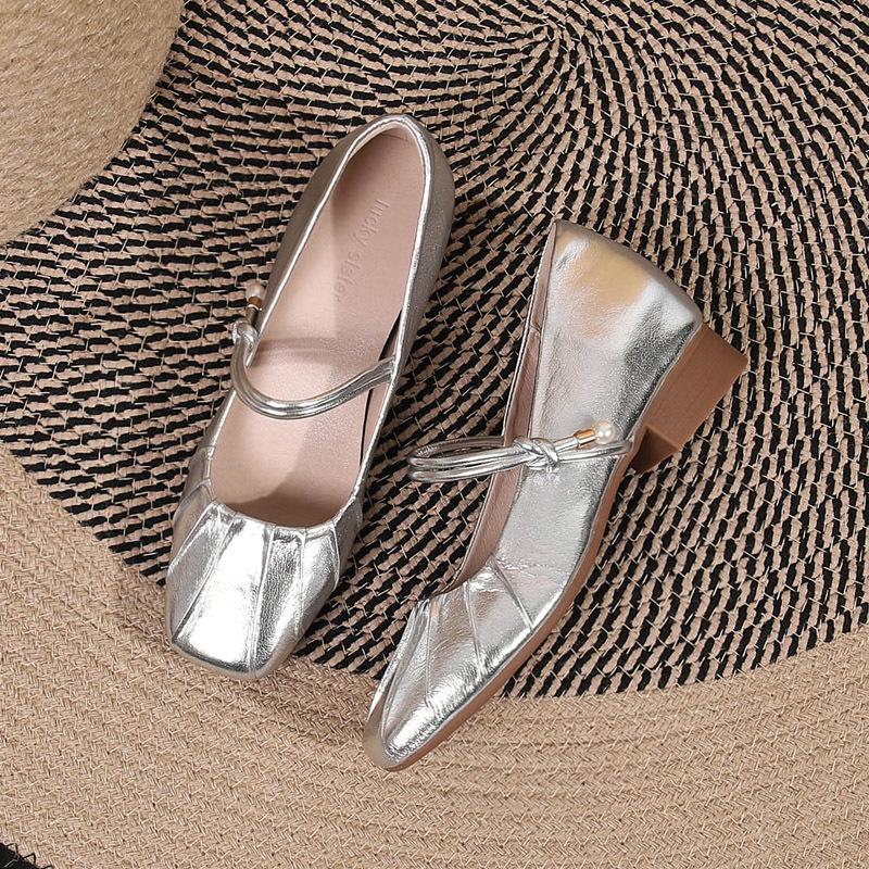 

6CM inner height increase single shoes women s small size silver pleated light mouth grandma shoes one pedal thick heel shoes 39