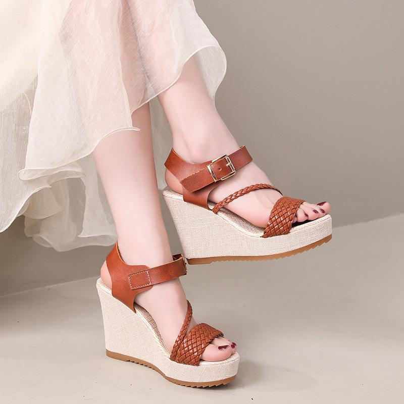 New Wedge Heel Women's Sandals Fashionable Platform Muffin Heel High Heel Straw Woven Daily Sandals