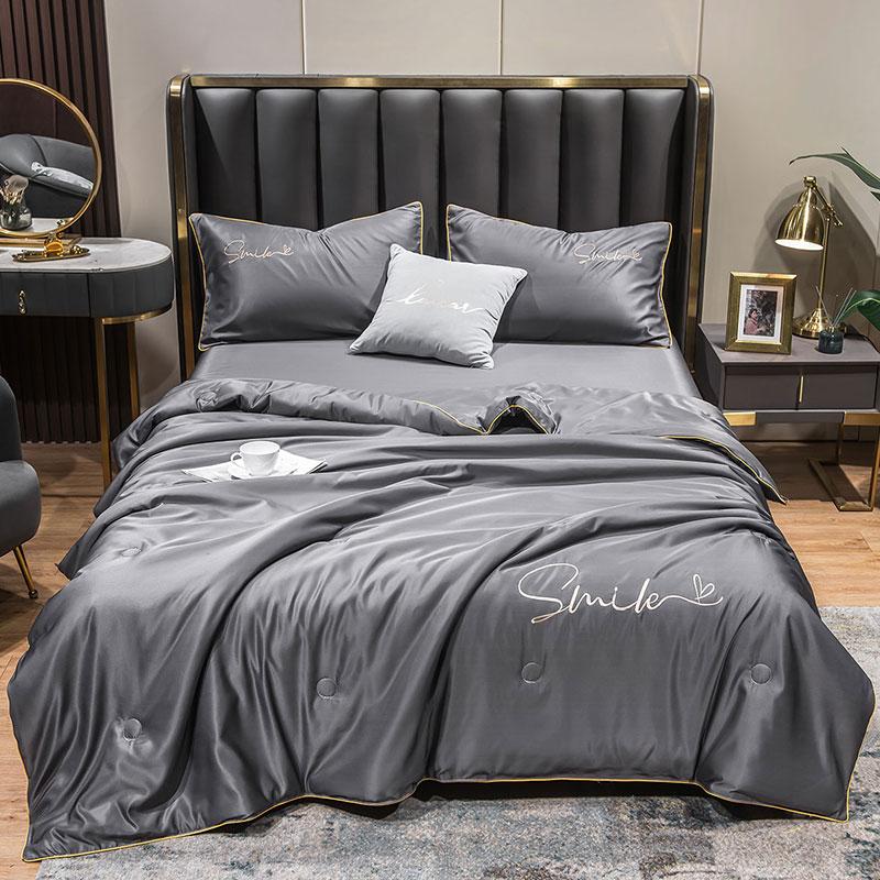 Luxuriöses Sommer-Steppdecken-Set aus Eisseide im europäischen Stil, hochwertige bestickte kühlende Decke, 3/1-teilige Sets, Klimaanlagen-Bettdecke