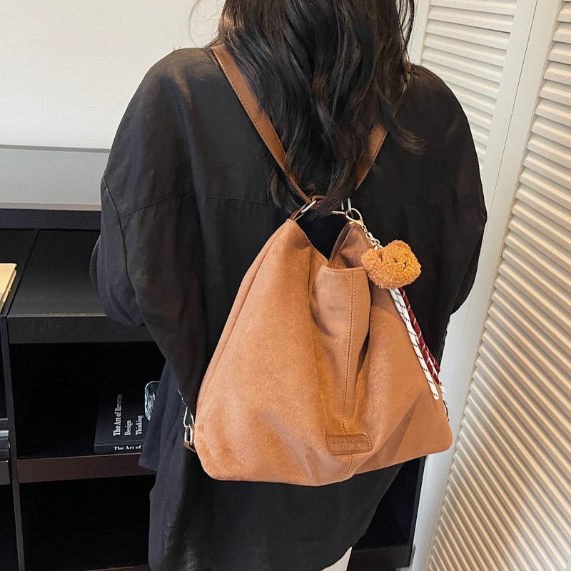 Autumn and winter new large-capacity shoulder bag armpit bag women's fashion trend texture tote bag versatile backpack