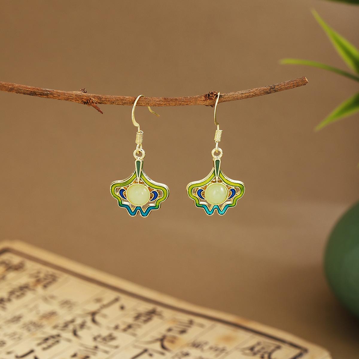 

Emerald Green Fan-Shaped Bamboo Leaf Long Fringed Earrings, Ancient Fresh And Sweet Ancient Cheongsam Ear Hooks