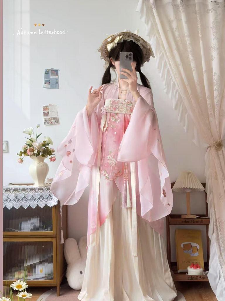 Nouveau Hanfu Dynastie Tang pour Femmes 2026: Ensemble jupe plissée et manches d'eau brodées Qi-Xiong pour un port quotidien Printemps/Été