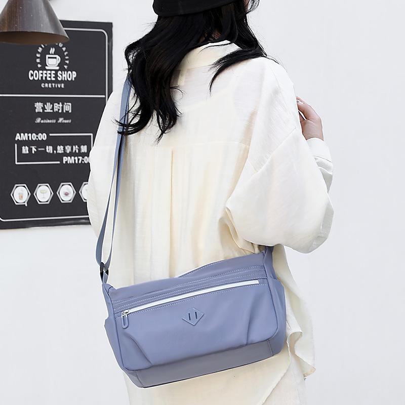 New Women's Shoulder Bag Simple Large-capacity Messenger Bag Anti-splashing Nylon Bag