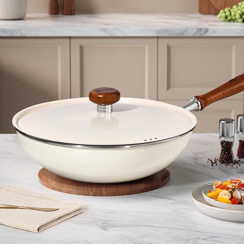 Kangbach Lightweight Titanium-Enamel Non-Stick Wok