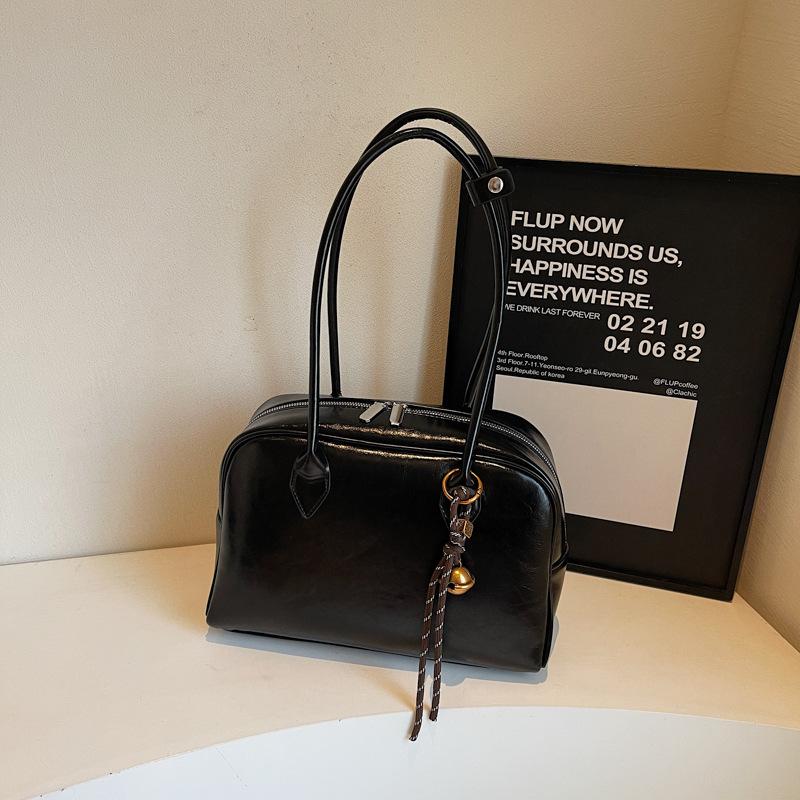 Autumn new retro fashion commuter underarm women's bag temperament personality large capacity portable tote bag