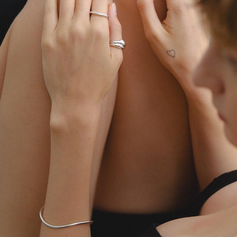 leeENoir Wave Open Bangle Bracelet