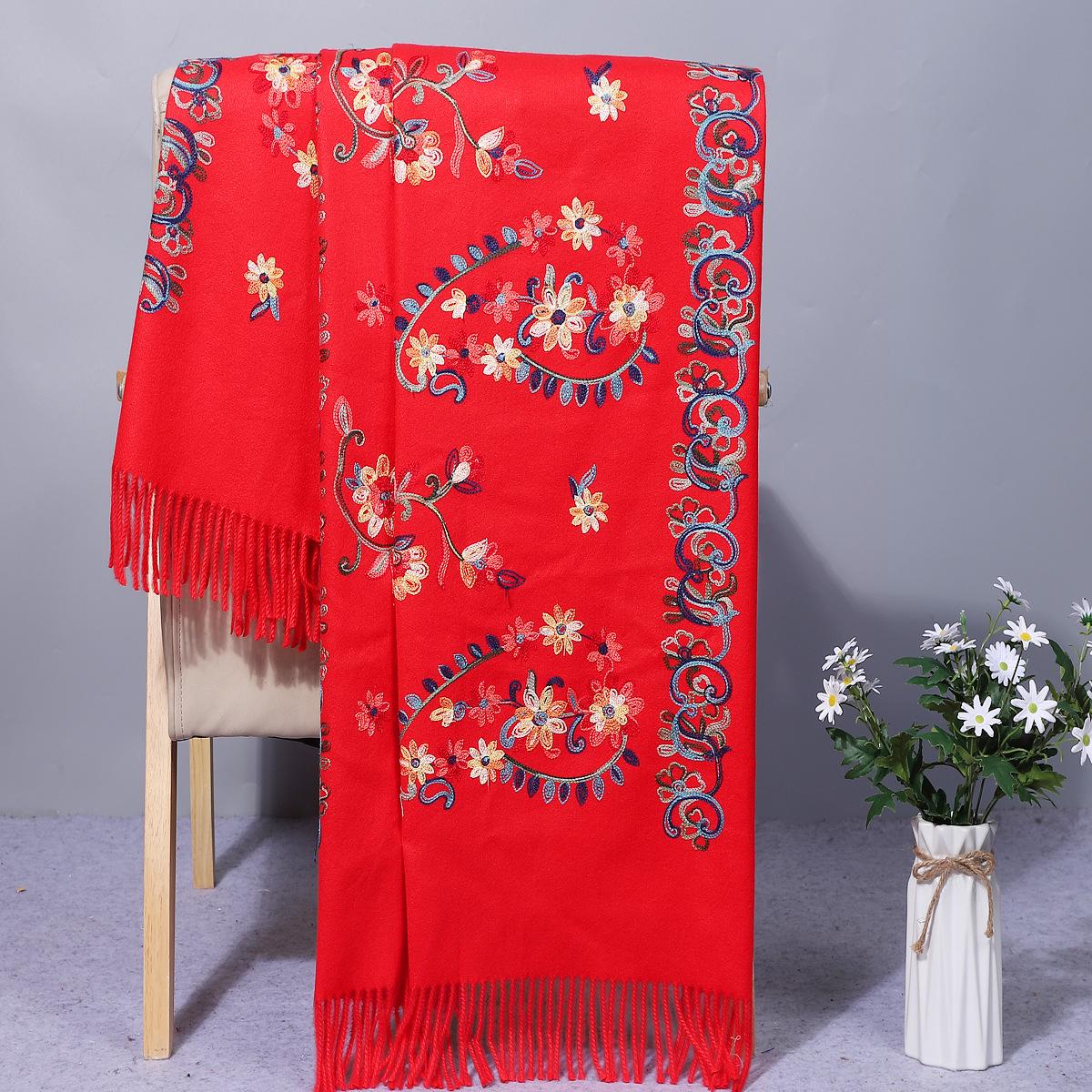 

Yunnan Chinese-style embroidered scarf for women, autumn and winter ethnic style cashmere Suzhou embroidery, thickened and warm, dual-use shawl 70*200 красный