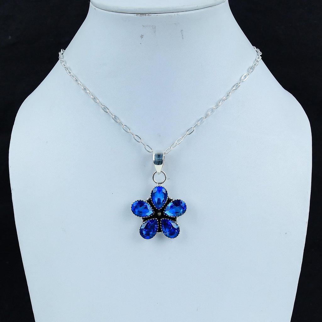 Zierlicher London Blue Topaz Edelstein Silberanhänger in 925 Sterlingsilber - Handgefertigtes Blumendesign, Alltagsschmuck, Partyschmuck, Geschenk