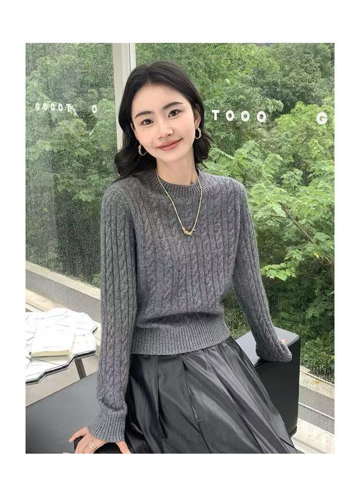 Women's Soft Cable Knit Round Neck Wool Sweater - Thick & Cozy for Autumn/Winter