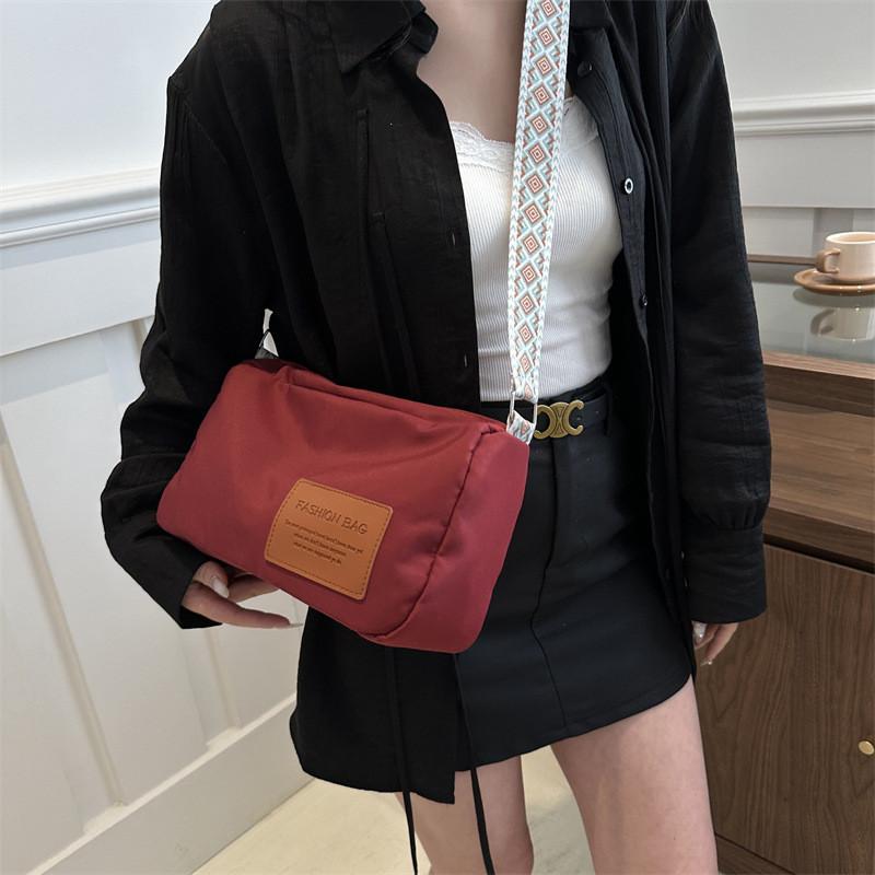 Large Capacity Street Style Tote Bag For Women Fashionable And Functional Shoulder Bag