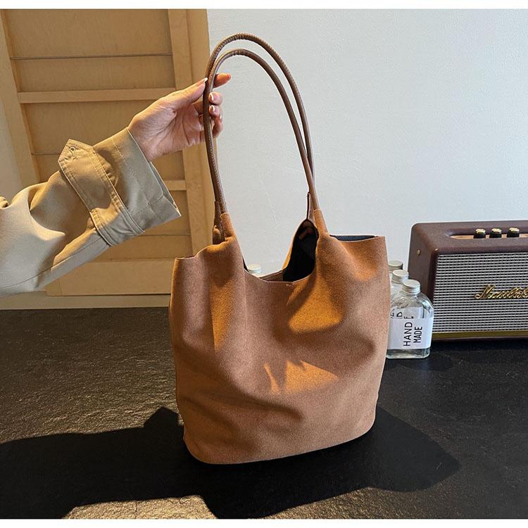 Осенне-зимняя винтажная женская сумка большой емкости из замши — фото 10