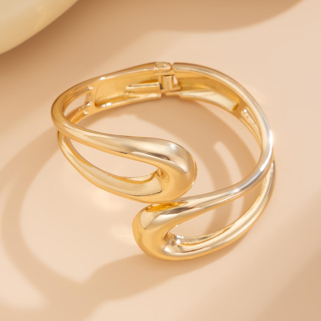 Hip-Hop Futuristic Metal Glossy Bracelet, Trendy Geometric Texture Water Drop Hug Bracelet Woman