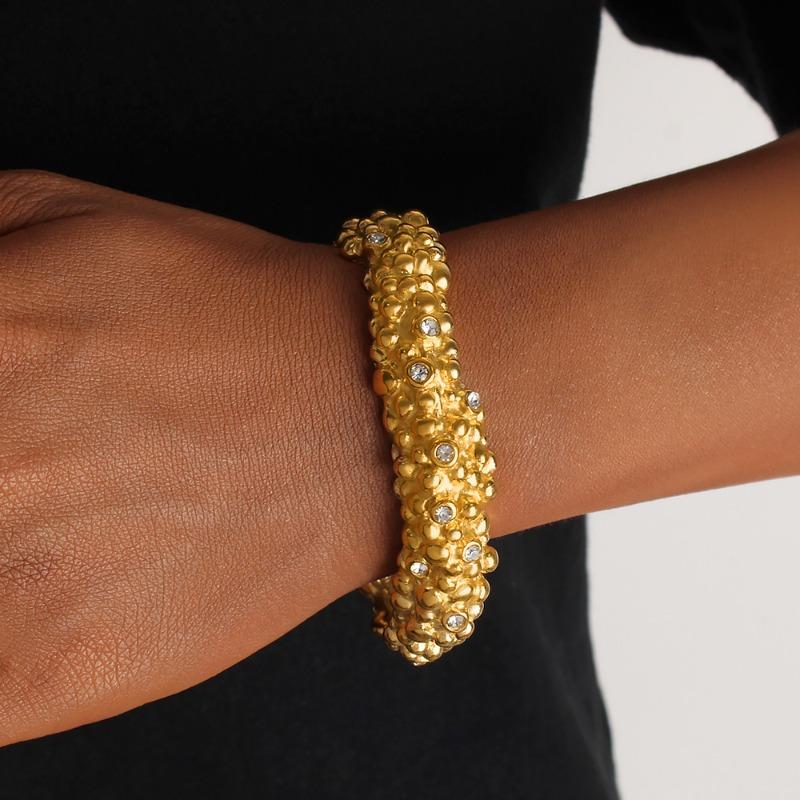Crinkle zircon c-shape open bangle - 18k gold plated stainless steel, trendy and versatile jewelry