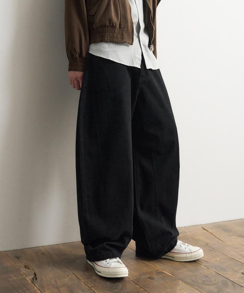 Awodeijeu Arno Curved Wide Chino Pants [Black]