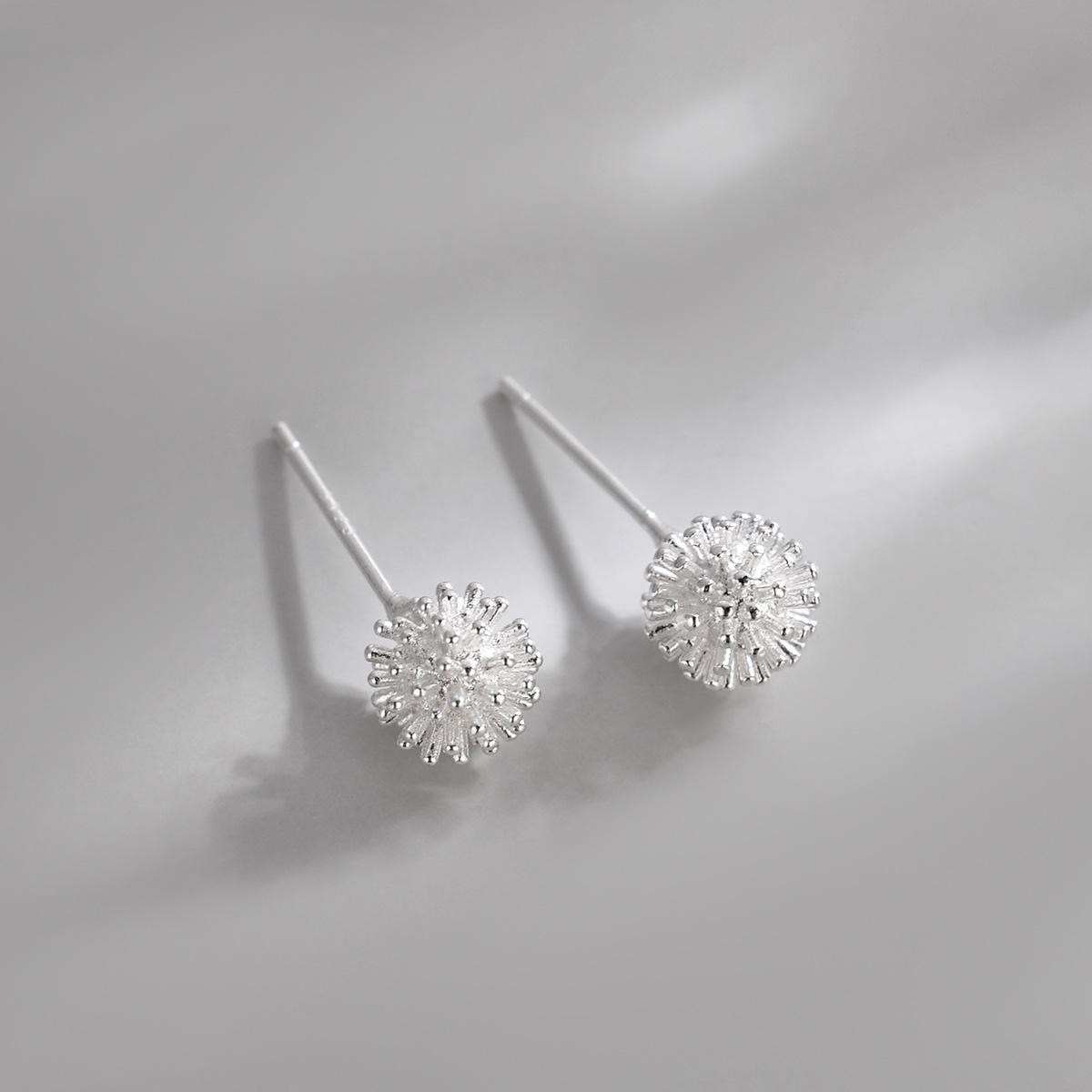 

925 Silver Needles Lovely Mini Stud Earrings Women Cute Heart Star Moon Daisy Christmas Xmas Planet Butterfly Ear Studs кульбабий