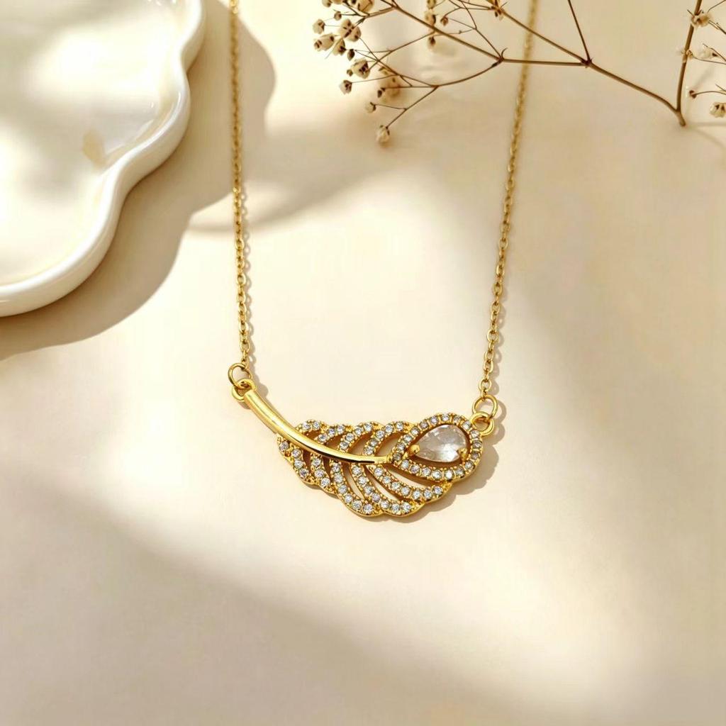 Elegant Cat Pendant Necklace: Fresh Design with Micro-Set Zircons for Women - Light Luxury & High-End Feel; Perfect Clavicle Chain Accessory.