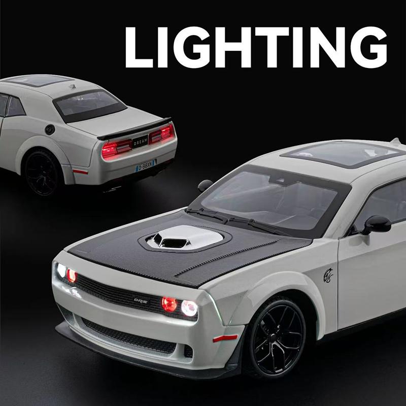 1/18 Dodge Challenger SRT Hellcat Alloy Track Racing Car Model Metal Muscle Sports Car Vehicles Model Sound Light Kids Toys Gift