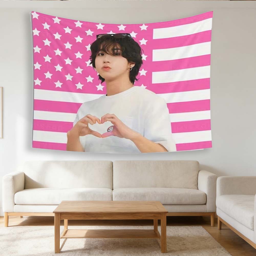 1PC Han Jisung Heart Gesture Tapestry  Pink US Flag Design Wall Hanging Cute KPop Idol Home Decor with Heart Sign Pattern