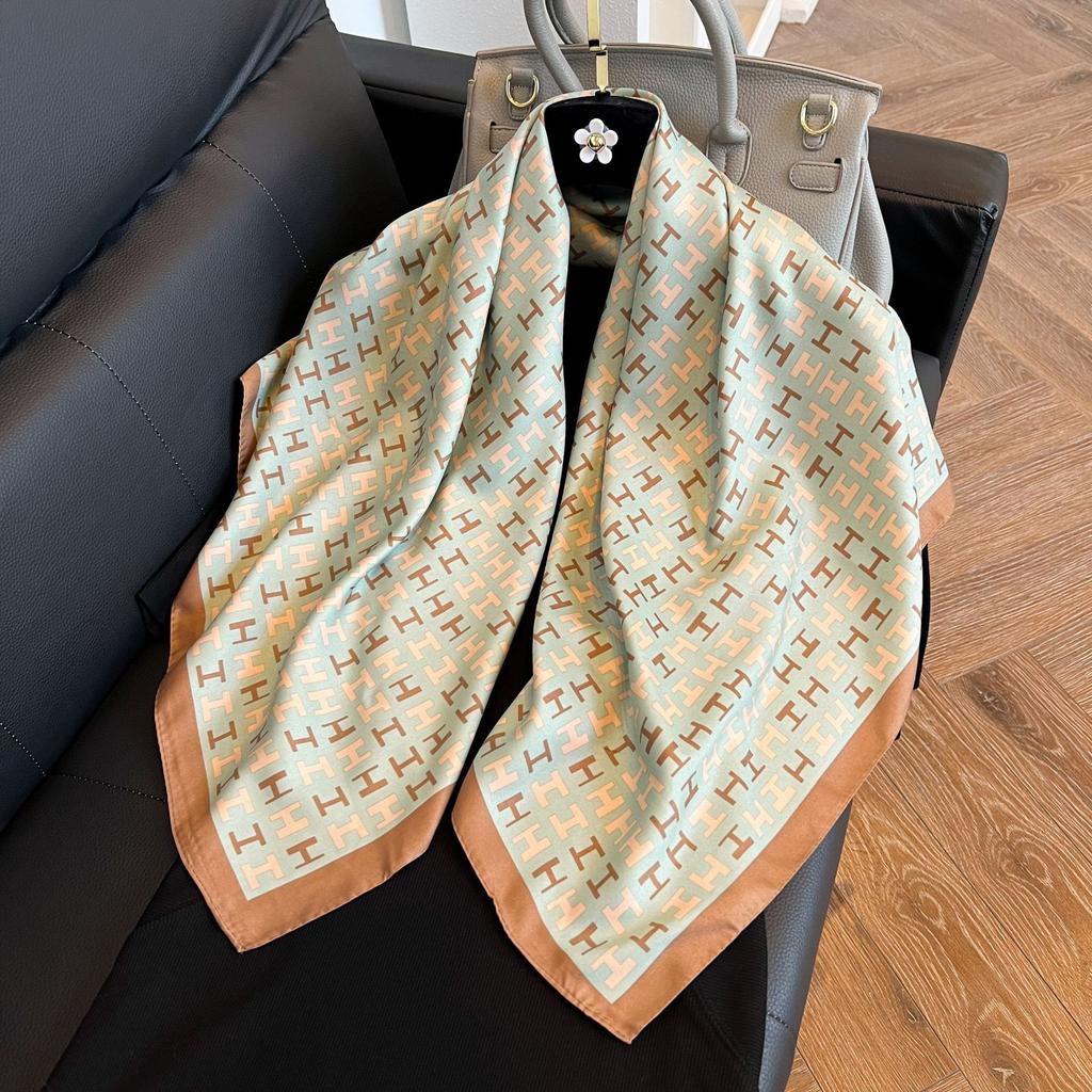 Large square scarf silk scarf women's new versatile spring and autumn winter high-end mother scarf shawl with shirt