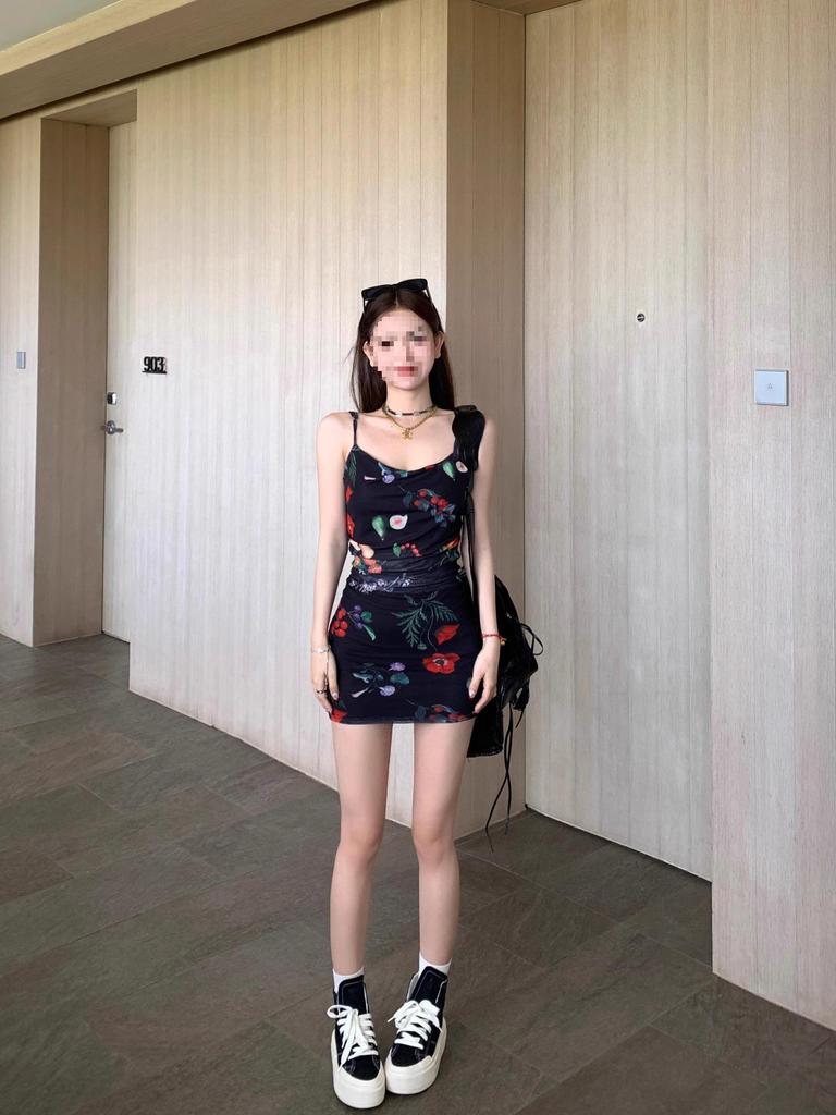 Low-Neck Off-Shoulder Slim-Fit Printed Camisole Dress, Waist-Cinching, Hip-Hugging, Summer Style for Women