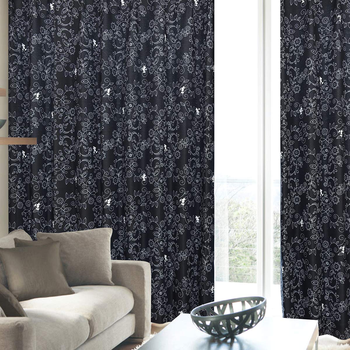 

Дизайн Дисней Блэкаут шторы Микки Доступны в 140 100см x 120см x 2 [Шторы Куренай] Монохром и Минни Размеры, Цвет Черный, Размер (Ширина) чёрный