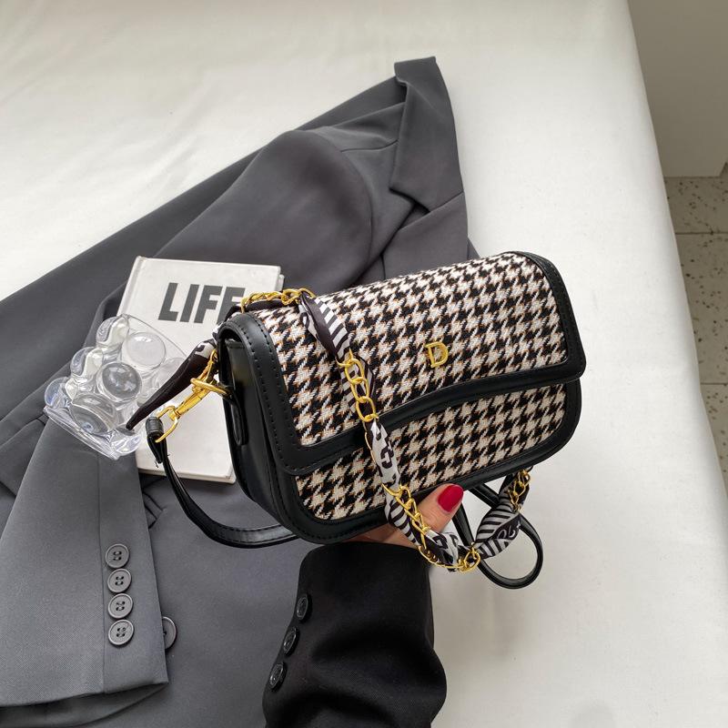 Autumn and Winter New Niche Design Contrasting Color Small Square Bag Versatile Single Shoulder Oblique Span Women's Bag