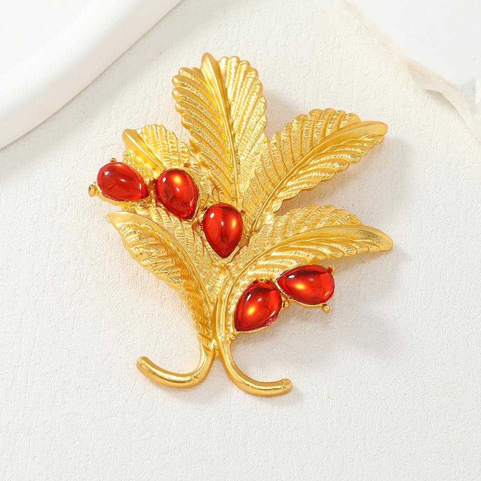 

Новая матовая брошь сусальным золотом для женщин, простой ретро-кардиган, куртка, аксессуар, желе, подарок в виде капли воды красный