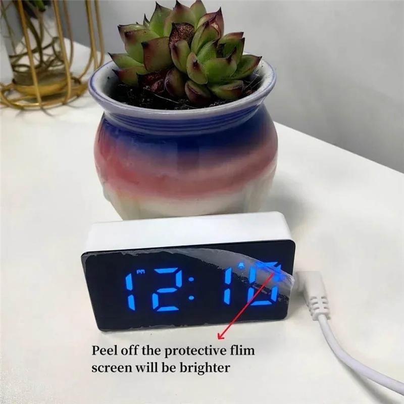 A95I-Digital Clock TEMP Date 3 Alarms Power-Off Memory Table Clock USB Powered Always On 12/24H Night Mode LED Clock
