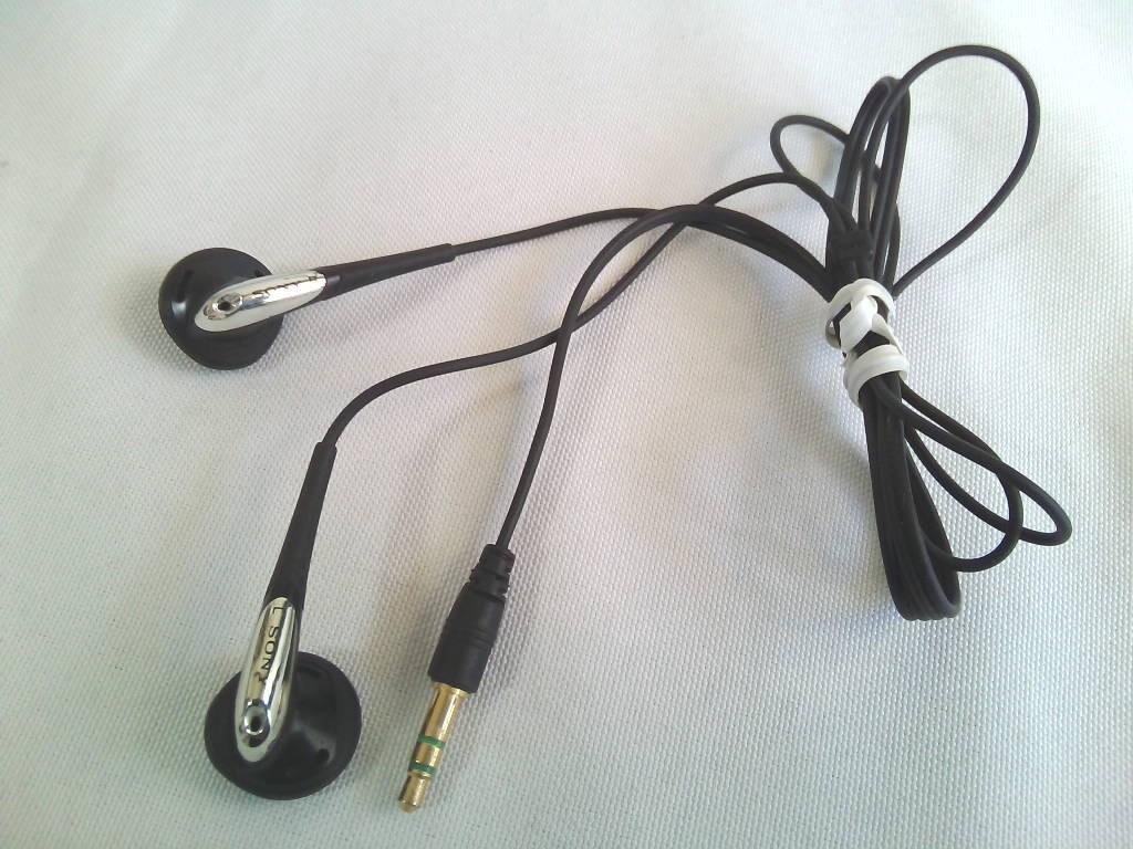SONY MDR-E0931 Stereo Earphones Excellent Working Condition