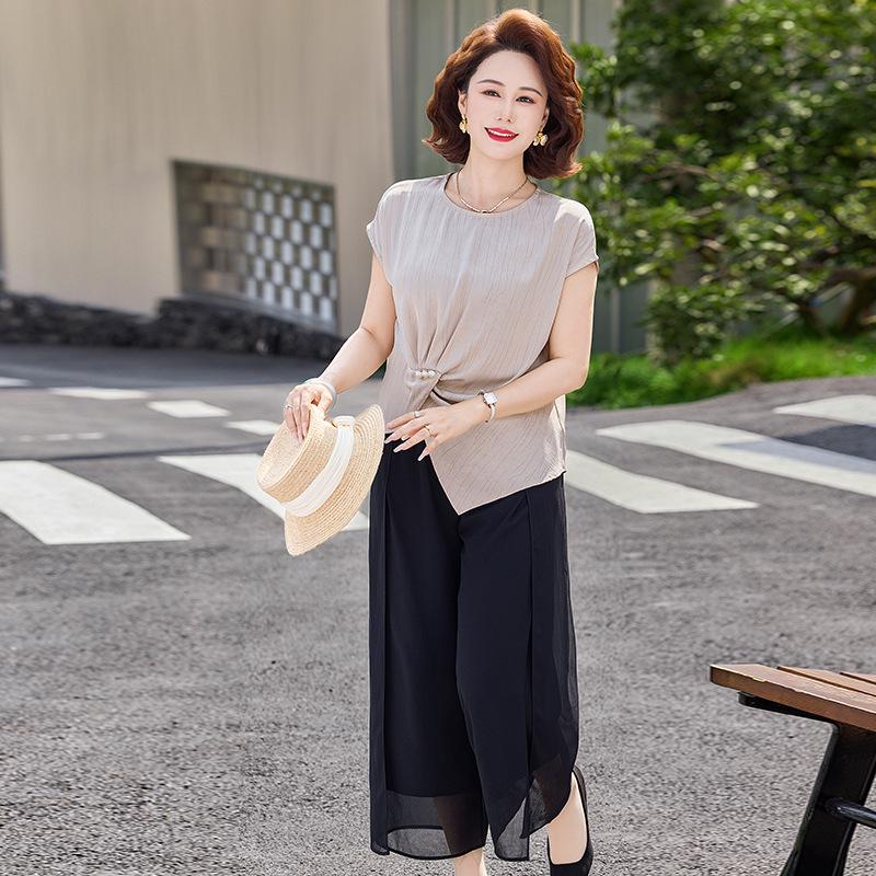 Mom's Summer Short-Sleeve Blouse: Elegant 2026 Two-Piece Set for Middle-Aged & Elderly.